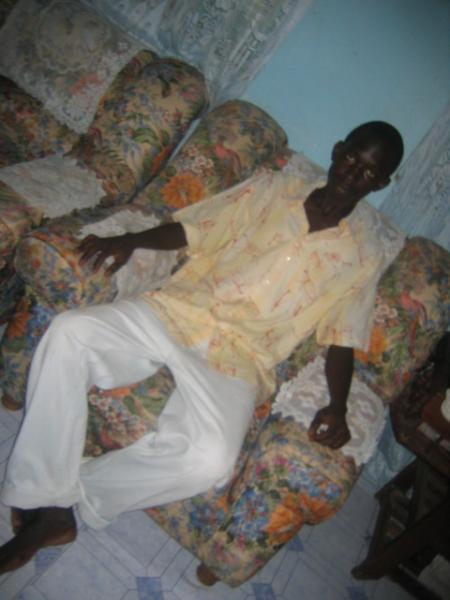 moi dent le salon de bina